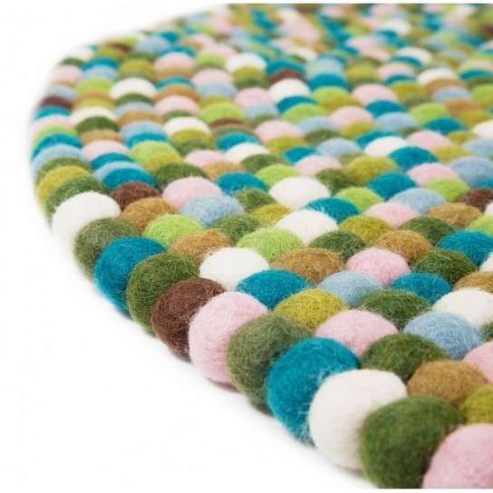 alfombra-con-bolas